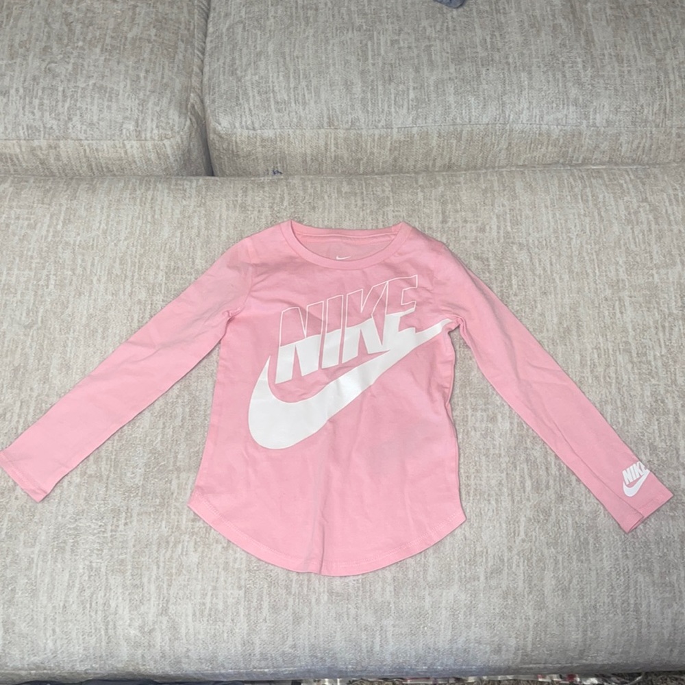 Girls Nike Tee